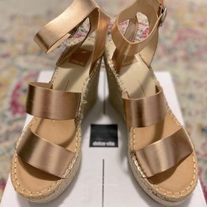 [NIB] Dolce Vita Shae Espadrille Wedge Sandal Gold